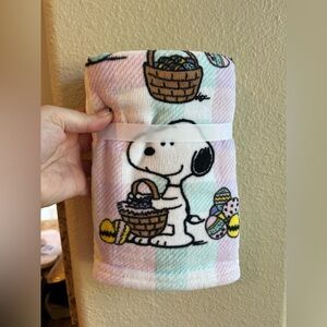 Peanuts Snoopy Easter Hand Towels with Pink and Yellow